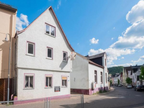 Inviting holiday home in Sankt Goarshausen with bar
